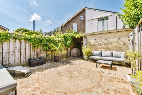 Courtyard Wall Repair in Bend